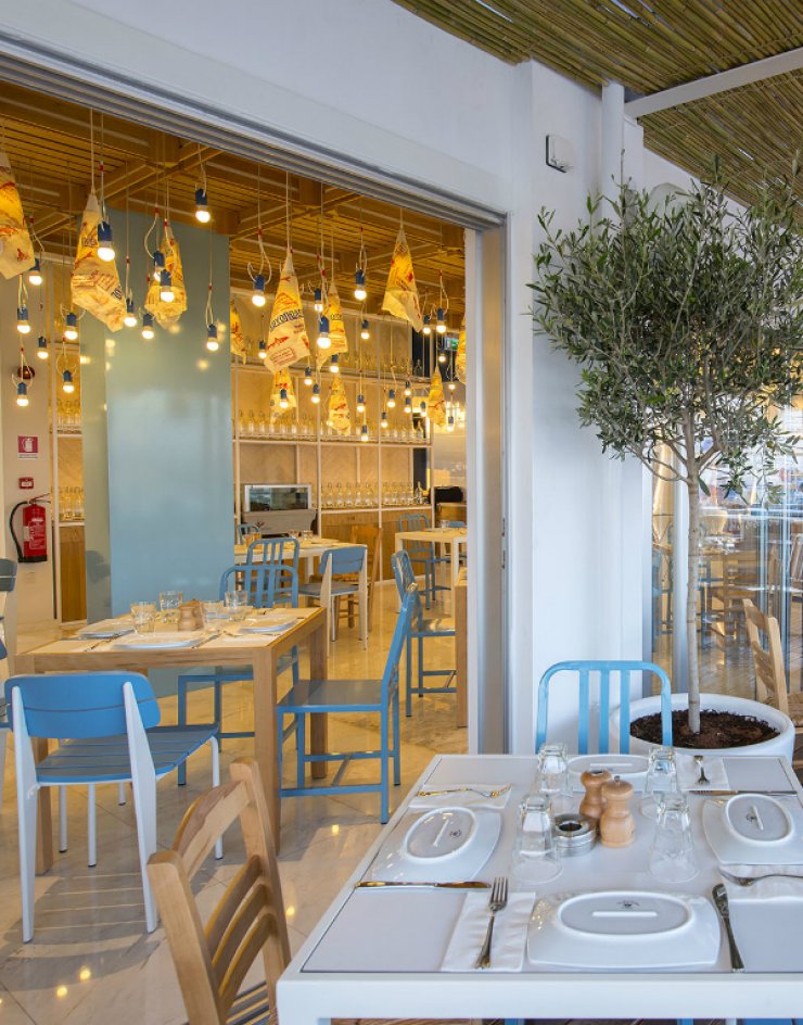 The Fish Market: Άνοιξε στο παλιό λιμάνι Λεμεσού!