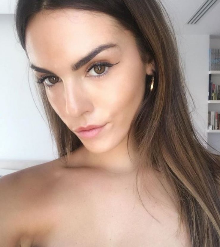 Κρίστη Αγαπίου: Λίγες ημέρες πριν την πρώτη επέτειο του γάμου της μας δείχνει φωτογραφίες που δεν είδαμε ποτέ!