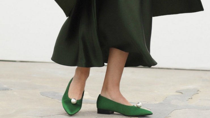 Βρήκαμε τα πιο ωραία φλατ party shoes για τις γιορτές