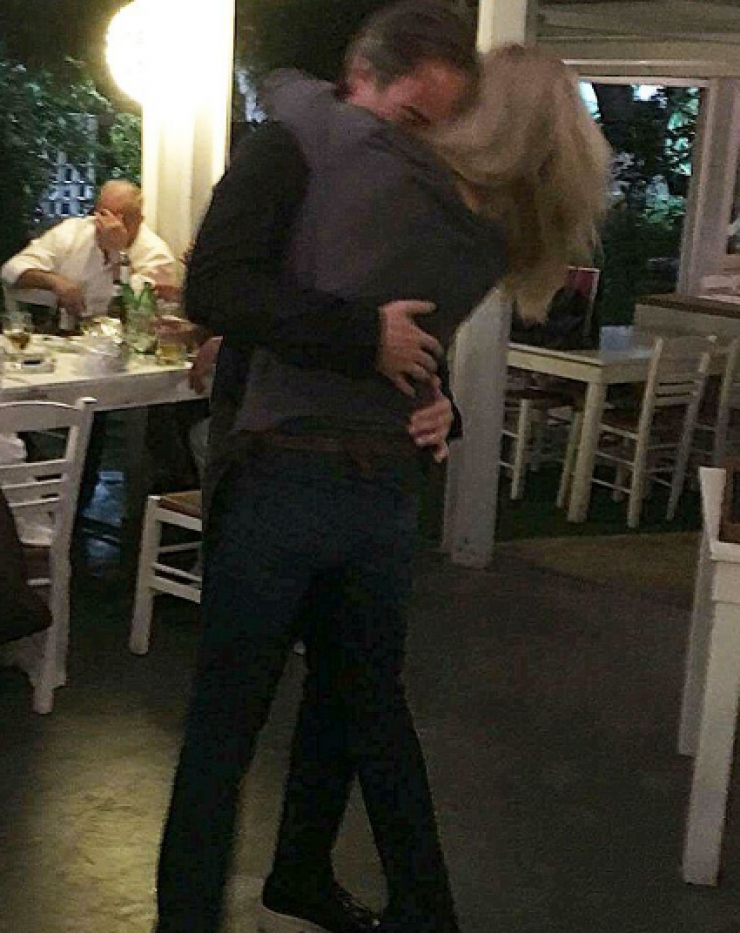 Κύπρια socialite στην αγκαλιά του συντρόφου της!