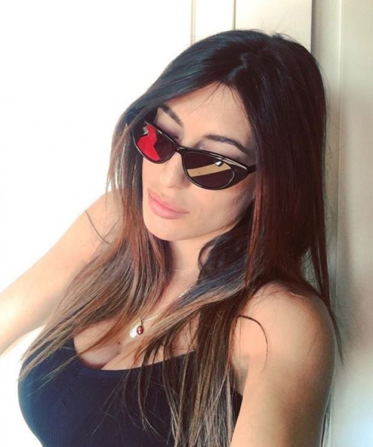 Φλορίντα Πετρουτσέλι: Η ολόσωμη φωτογραφία 12 μέρες μετά τη γέννηση της κόρης της