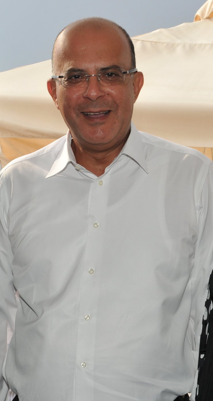 Μ.Κάρογιαν: Δείτε τον να τραγουδά και να αγκαλιάζεται με την Αμαρυλλίς