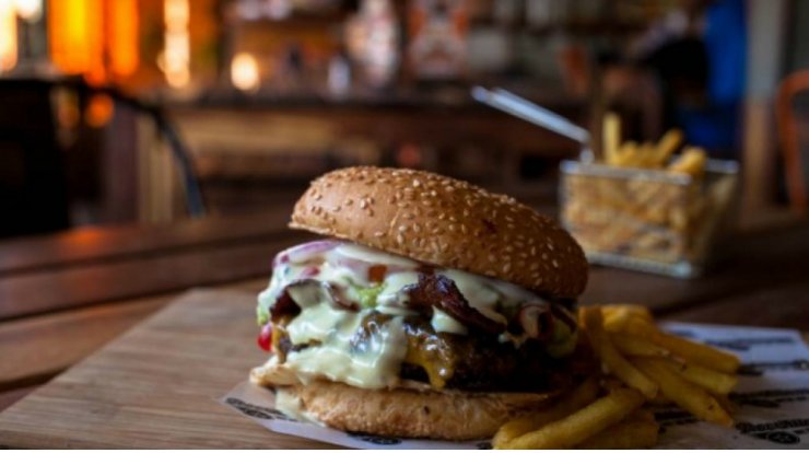 Μεγάλη αλυσίδα εστιατορίων του εξωτερικού φέρνει τα μπέργκερ της στην Κύπρο