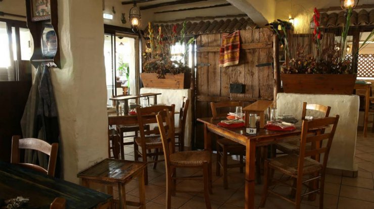 Κριτική: Φάγαμε στην ταβέρνα που σου θυμίζει πώς είναι να τρως παραδοσιακά και νόστιμα