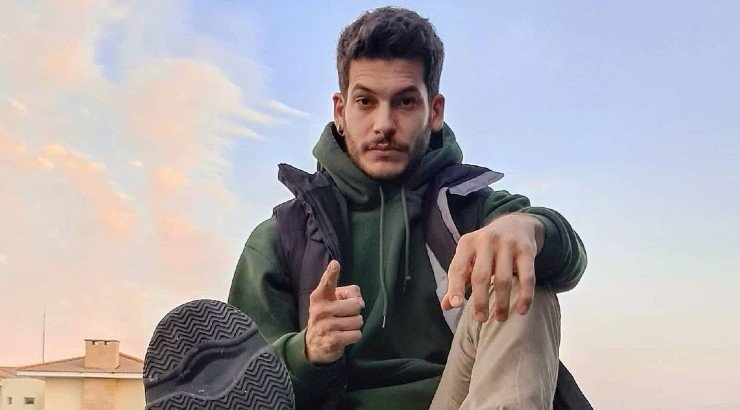 Φώτης Κάραλης: Ο κούκλος ηθοποιός αποκάλυψε πως είναι σε σχέση! [βίντεο]