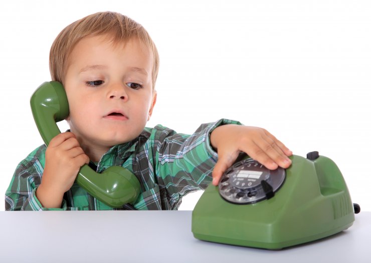 15 δύσκολες ερωτήσεις που μας κάνουν τα παιδιά μας