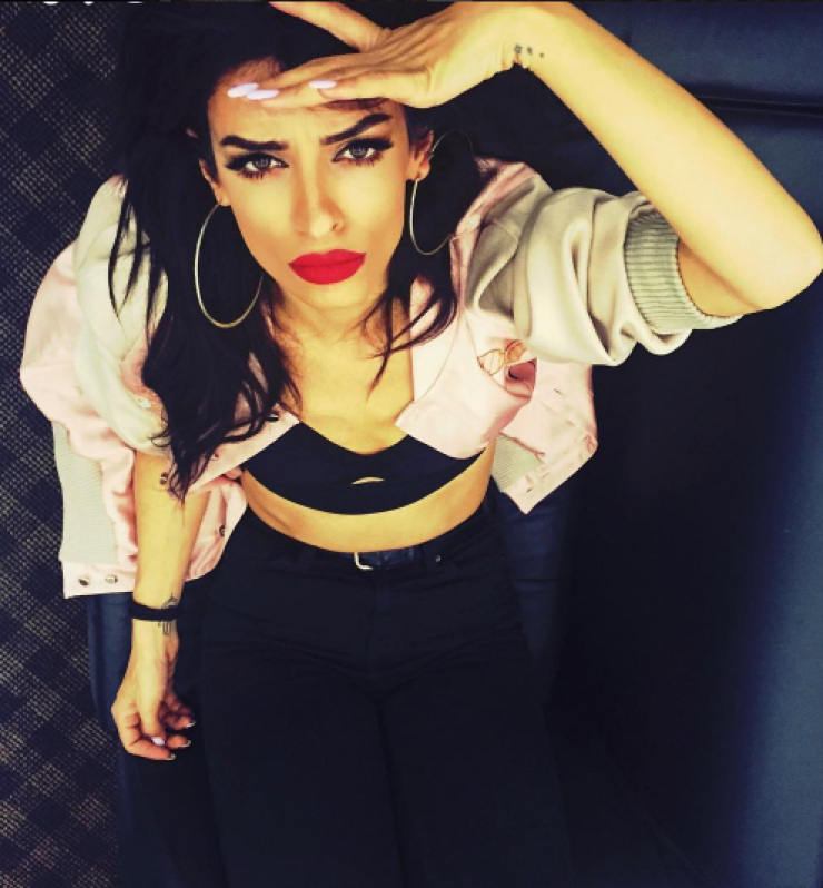 Ελένη Φουρέιρα: Ποζάρει topless και αναστατώνει το instagram!