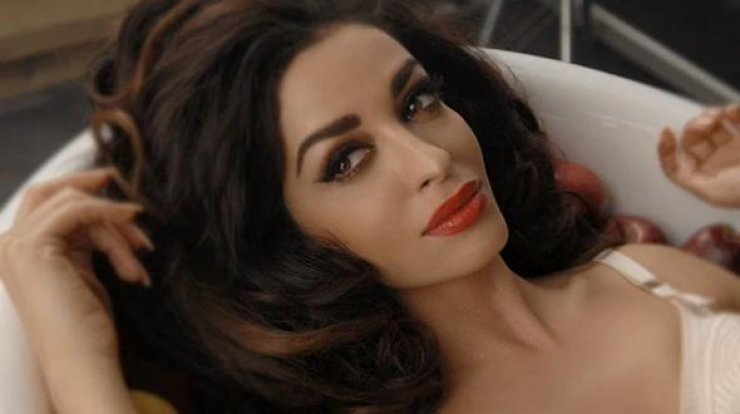 Η Ελένη Φουρέϊρα αποκαλύπτει την ηλικία της