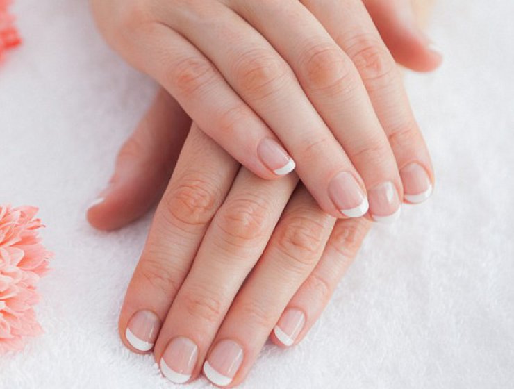 Κορίτσια το ξέρατε; Το γαλλικό μανικιούρ είναι αμερικανικό!