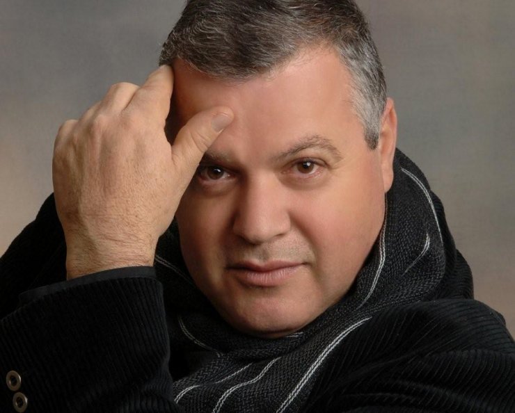 Ο G. Englezos συνεργάζεται με το Θέατρο Ανεμώνα