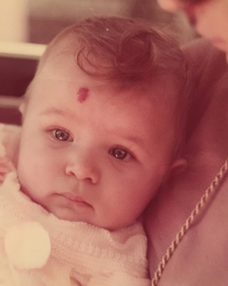 Ποιο πρόσωπο της κυπριακής τηλεόρασης είναι το κοριτσάκι στη φωτογραφία;