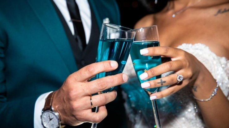 Το επίσημο φωτογραφικό άλμπουμ του γάμου επώνυμου ζευγαριού του νησιού μας [εικόνες] 