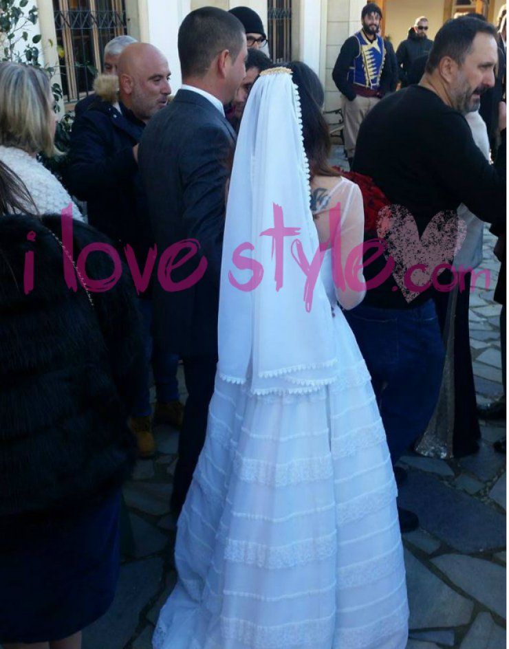 Πρόσωπο της κυπριακής τηλεόρασης ανέβηκε τα σκαλιά της εκκλησίας!