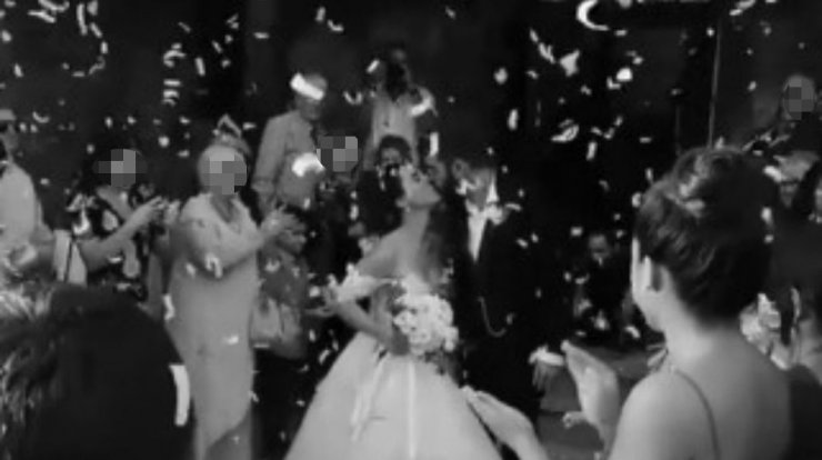 Κύπρια ηθοποιός ανέβηκε τα σκαλιά της εκκλησίας! [εικόνες]