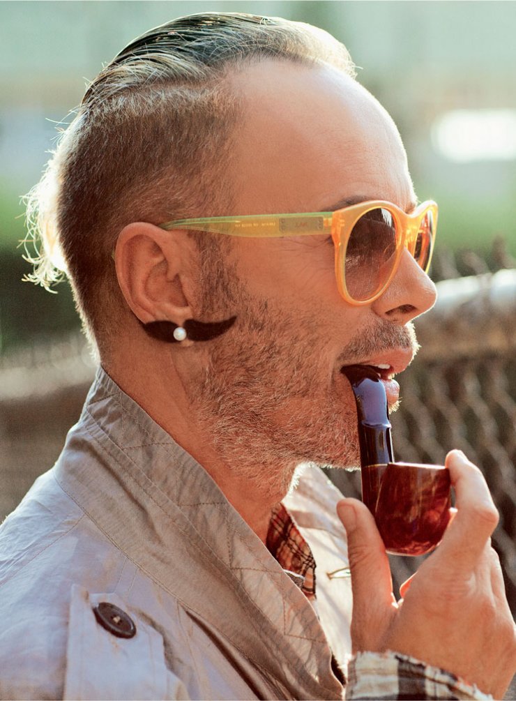 Λάκης Γαβαλάς: «Τώρα που δεν έχω μία, είμαι πιο γκλάμουρ από πριν»