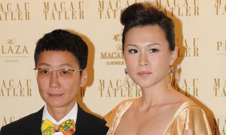 Δίνει προίκα 95 εκατ. € σε όποιον παντρευτεί την ομοφυλόφιλη κόρη του