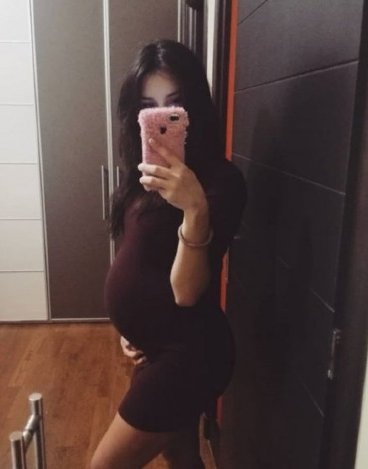 Πάθαμε πλάκα! Με κοιλιακούς ξανά μία εβδομάδα μετά τη γέννηση του γιου της!