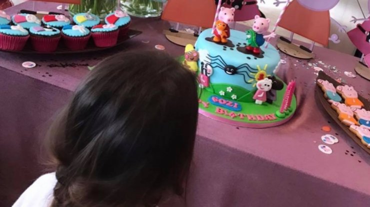 Ζευγάρι της κοσμικής ζωής του νησιού γιόρτασε τα τρίτα γενέθλια της κόρης του! [εικόνες]