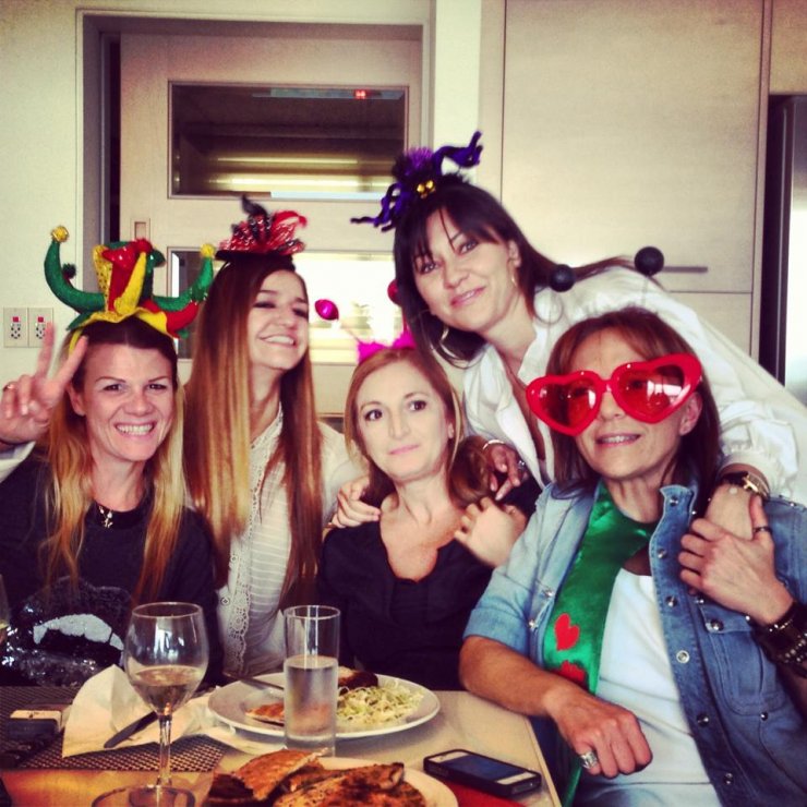 Έλσα Αναστασιάδη Λούτσιου – Ελίνα Θεοδότου: Μασκέ σε party γενεθλίων