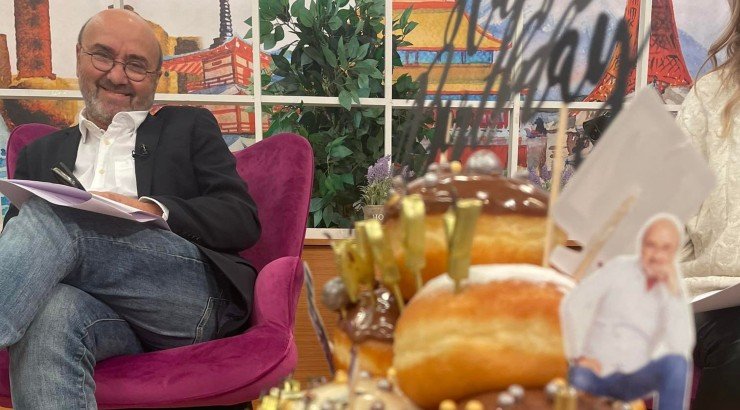 Ανδρέας Δημητρόπουλος: Έκπληξη on air για τα γενέθλιά του! [βίντεο]