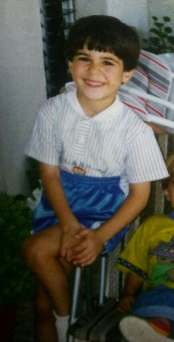 Ποιος Κύπριος ηθοποιός είναι ο μικρός της φωτογραφίας;