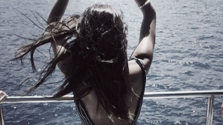 Κύπρια παρουσιάστρια: "Για δύο μήνες με συντηρούσαν οι γονείς μου"