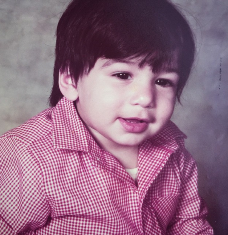 Ποιος Κύπριος ηθοποιός είναι το αγοράκι στη φωτογραφία;