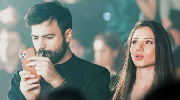 Ανδρέας Γεωργίου - Σιμώνη Χριστοδούλου: Το παθιασμένο τους δημόσιο φιλί [εικόνα]