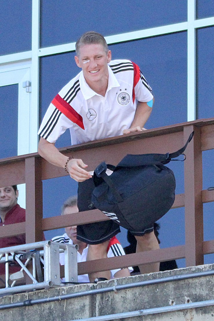 Τα πέταξε όλα η Εθνική Γερμανίας μετά την κατάκτηση του Μουντιάλ [εικόνες]