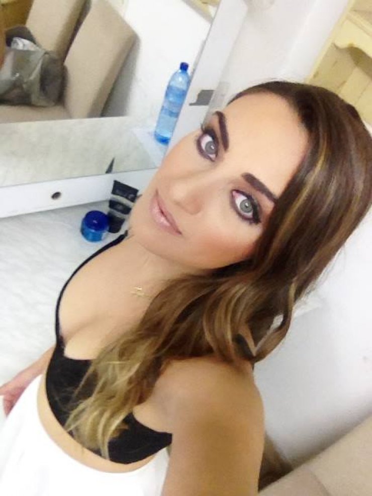 Tζώρτζια Παναγή: Έκανε πανικό στην παραλία με το μαύρο brazilian μαγιό της