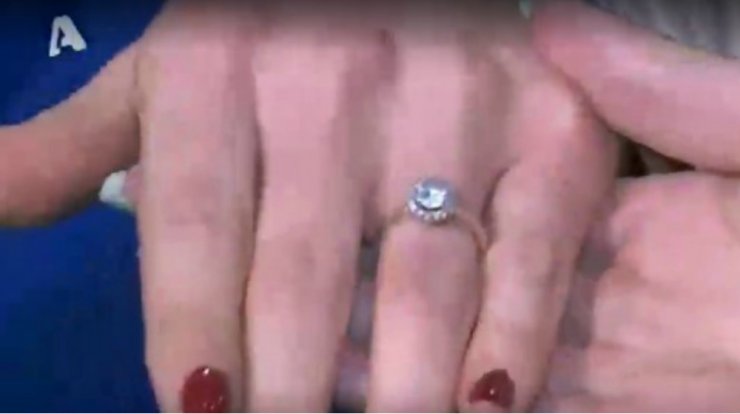 Λίγο καιρό πριν το γάμο της με γοητευτικό Έλληνα μας δείχνει το μονόπτερό της