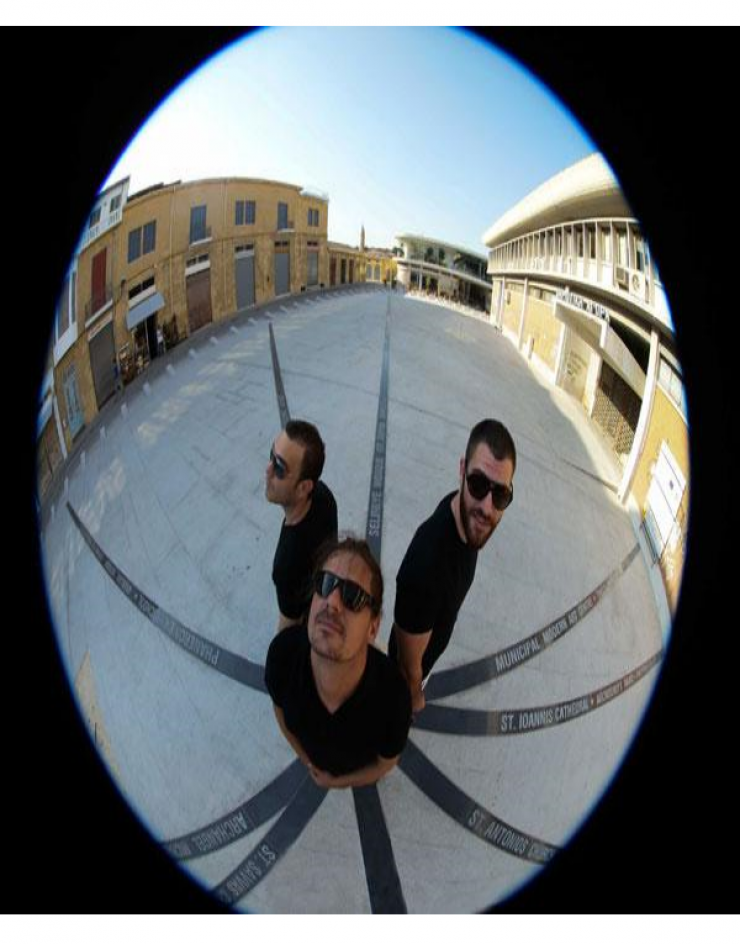 Tri-Cool-Ore [αυθεντικές συνθέσεις από ένα αυθεντικό σχήμα]