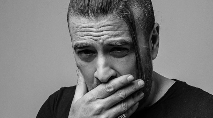 Γιάννης Αιβάζης: O εκβιασμός - παρενόχληση που υπέστη και η σπάνια ασθένεια του [βίντεο]