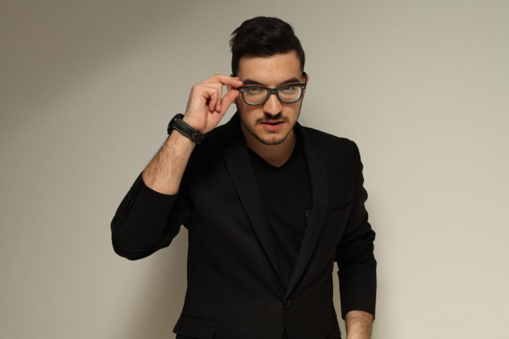 John Καραγιάννης: Το μήνυμά του λίγο πριν αναχωρήσει για Βιέννη [βίντεο]