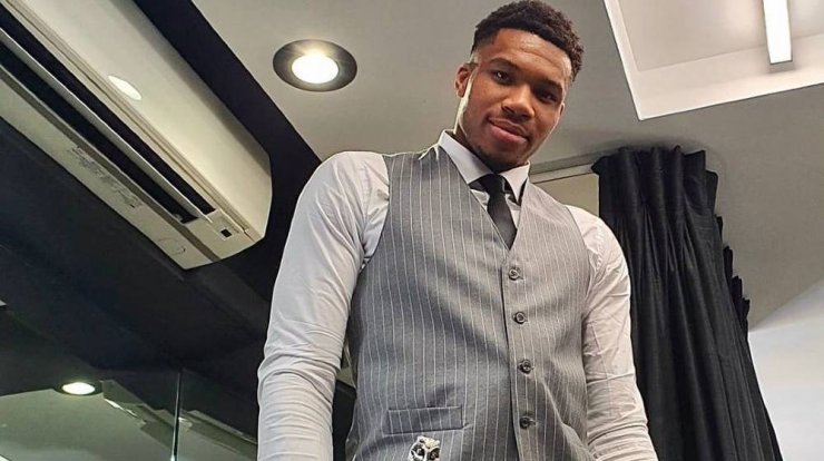 Η επίσημη φωτογραφία των Bucks στο ξενοδοχείο που έμεναν στο νησί μας! 