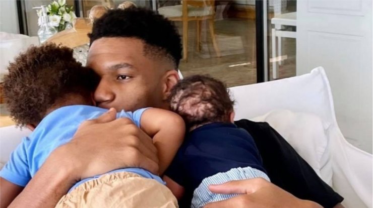 Γιάννης Αντετοκούνμπο: Η υπέροχη και στοργική εικόνα των παιδιών του που εντοπίσαμε