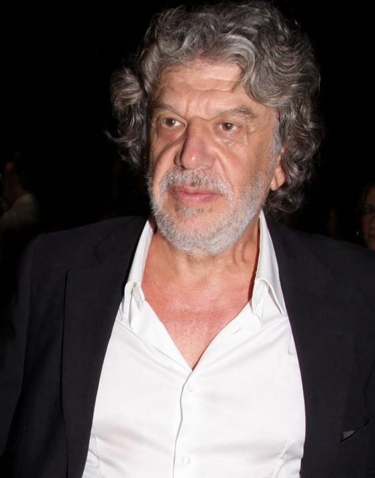 Συγκλονίζει ο Γιάννης Βούρος "Έλεγαν το παιδί μου τέρας γιατί γεννήθηκε χωρίς δάχτυλα" [βίντεο]