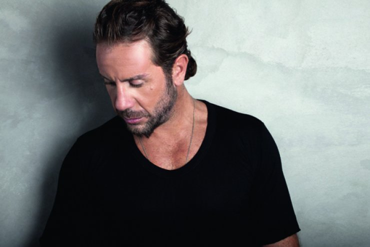 Σάλος από την απαράδεκτη ενέργεια του Μαζωνάκη στη σκηνή...