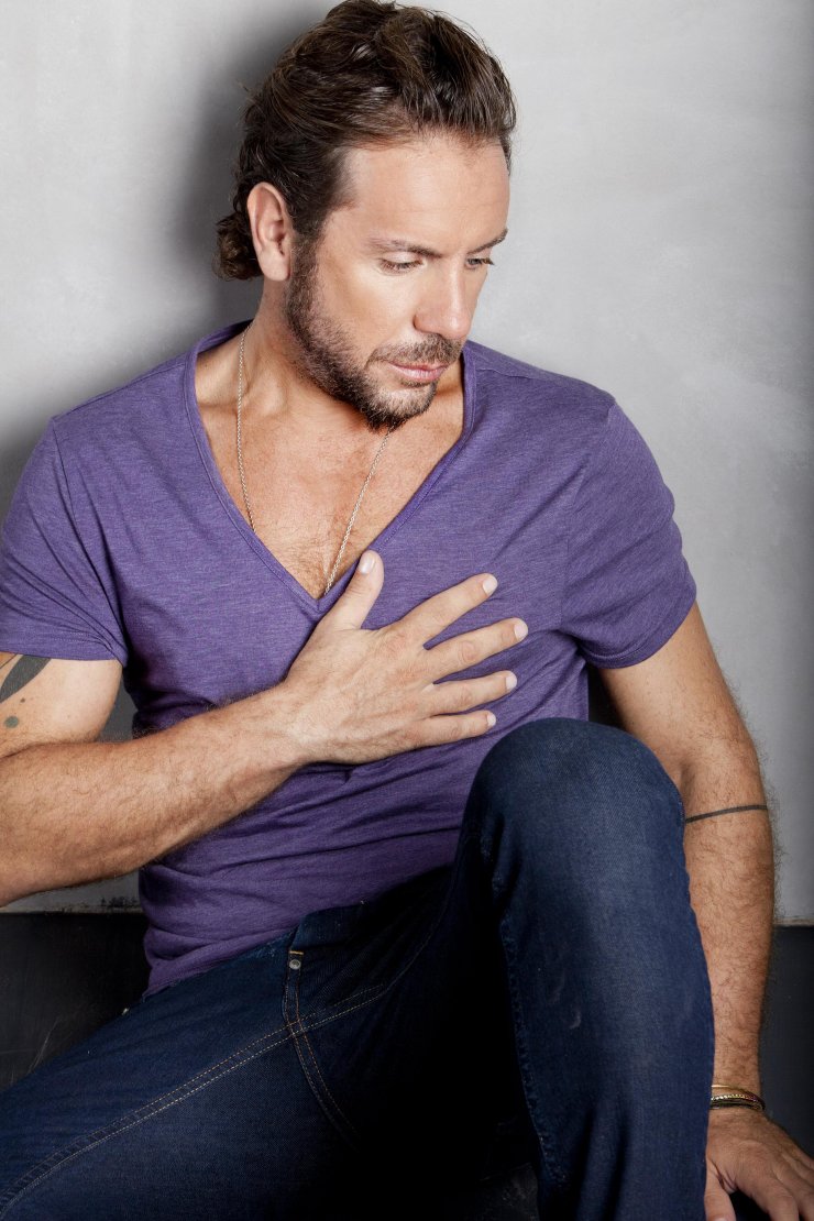 Μαζωνάκης: Δείτε τον γυμνό στο μπάνιο του [εικόνα]