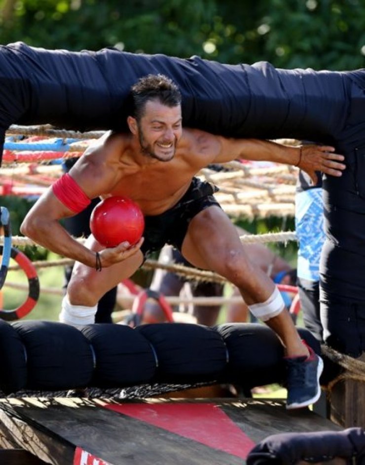 Πρώην παίκτης των “Μαχητών” αποκαλύπτει τι έκανε ο Αγγελόπουλος και τον έδιωξαν!