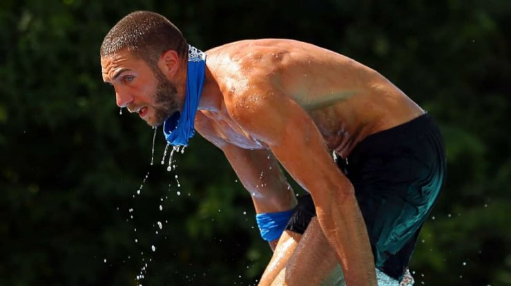 Γιώργος Κόρομι: Τα hot στιγμιότυπα του πιο σέξι παίκτη του φετινού "Survivor" [εικόνες]