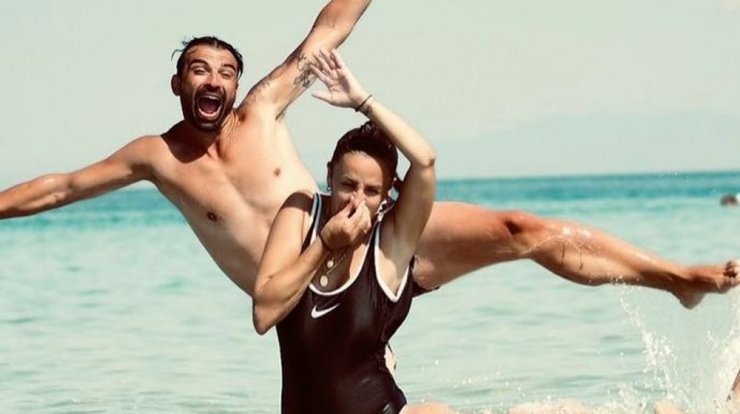 Γιώτα Δαμιανού: Η έκπληξη των συνεργατών της για τη 13η επέτειο του γάμου της! [βίντεο]