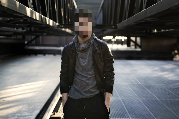 Κύπριος τραγουδιστής μιλά για τη διαφορά ηλικίας με την σύντροφό του [βίντεο]