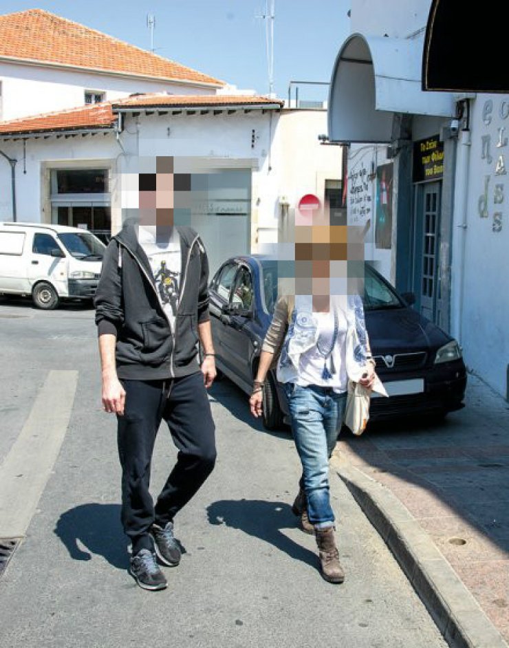 Ζευγάρι της κυπριακής showbiz ανεβαίνει τα σκαλιά της εκκλησίας