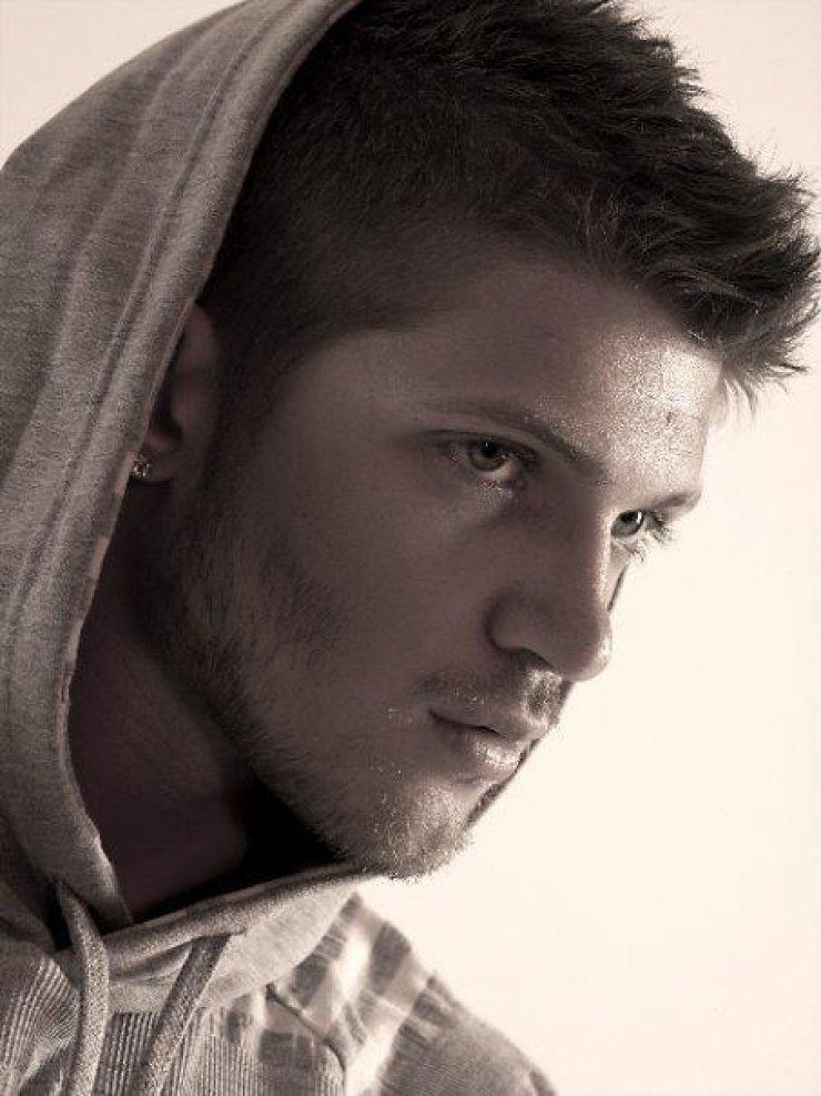 Σε βαρύ κλίμα η ονομαστική γιορτή του Τόμας Πρωτόπαπα