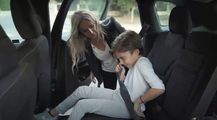 Τα επώνυμα πρόσωπα που συμμετείχαν στην εκστρατεία της ΑΗΚ για την οδική ασφάλεια!