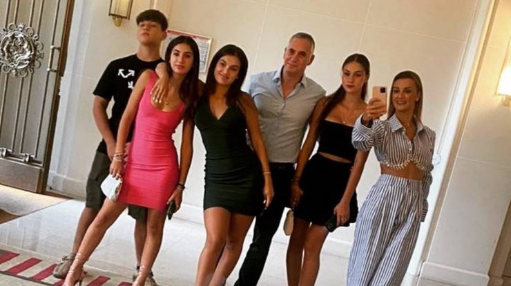 Οι γυναίκες της οικογένειας Παπαδοπούλου σε ένα κλικ για την Ημέρα της Γυναίκας 