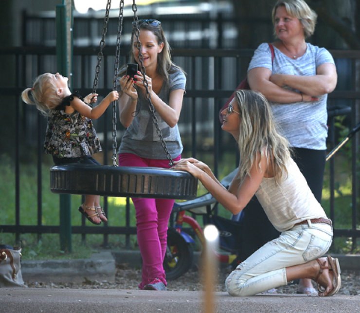 Αυτή είναι η πιο καλή μαμά του Hollywood [εικόνες]