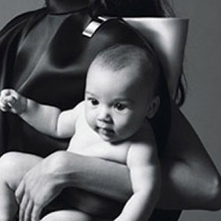 To μωρό στη νέα καμπάνια του οίκου Givenchy