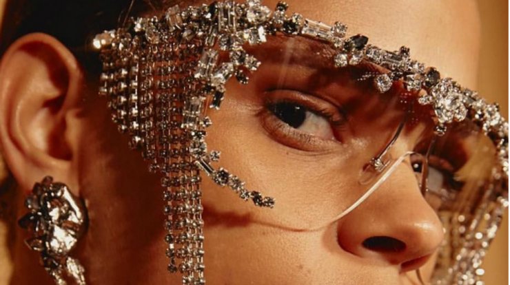 Givenchy: Kυκλοφόρησε τα πιο statement γυαλιά ηλίου